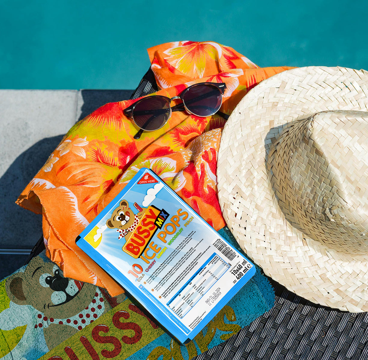 Bussy Bussy Sommer Wassereis und handtuch am pool